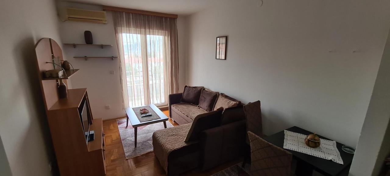 Apartman Velimir Stari Aerodrom Podgorica Exterior foto